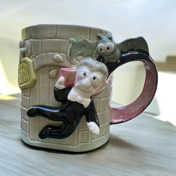 Vintage Dracula & Bat 3D Ceramic Mug With Gothic Brick Pattern - Unique Barware - Picture 1 of 7